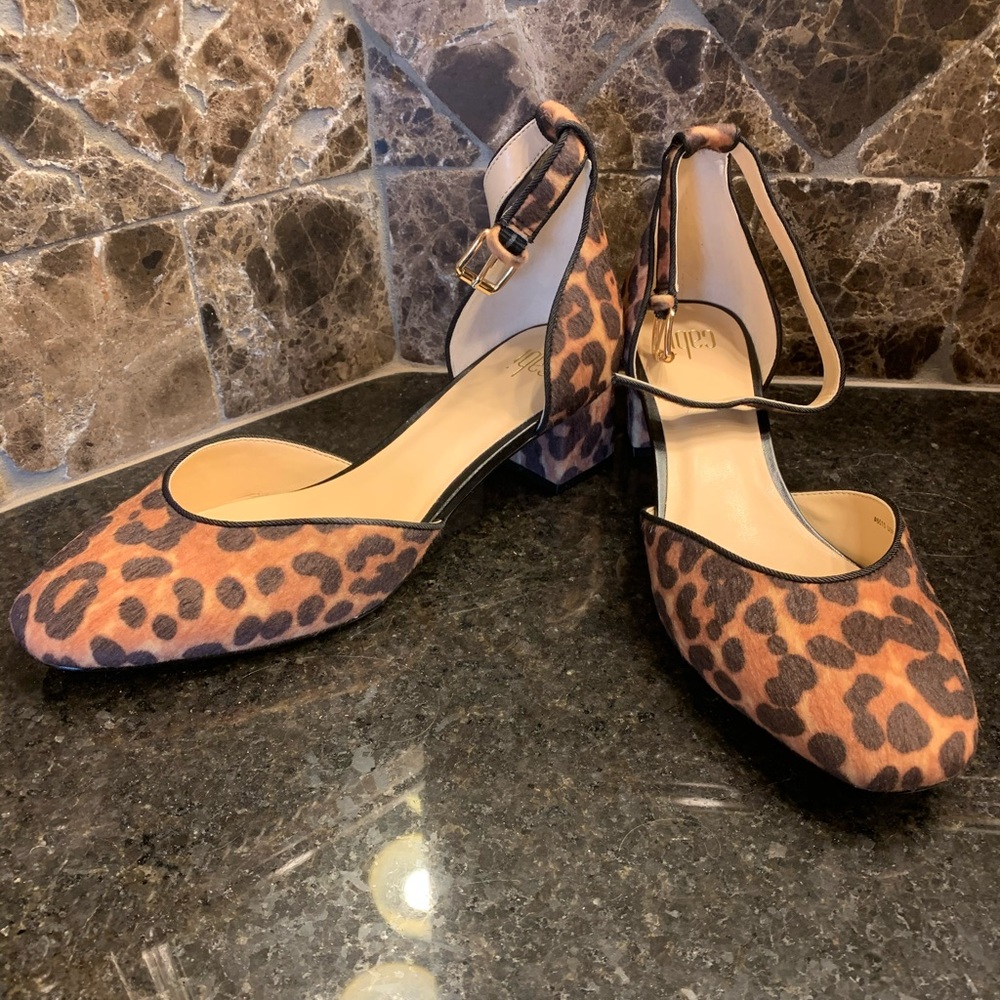 NWOT CAbi Kitten Sandal size 8